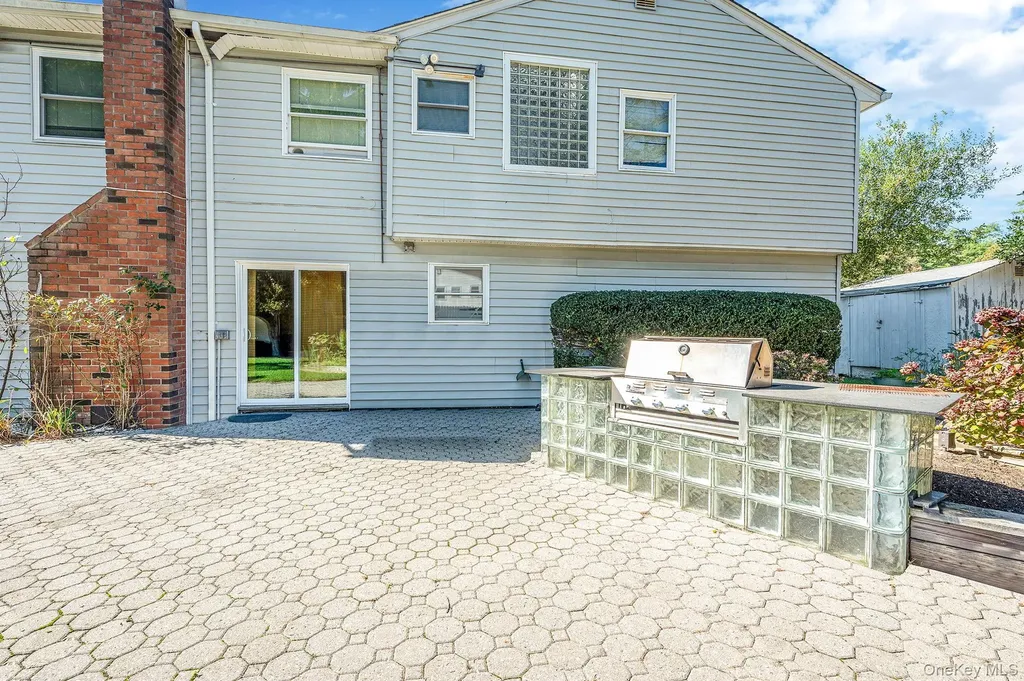 19 Dumond Place Coram NY 11727