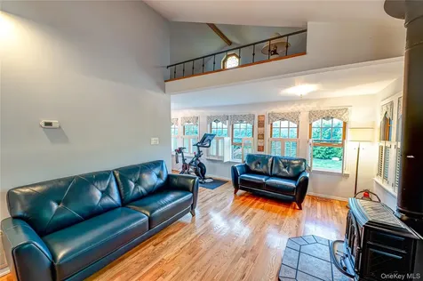 190 Academy Street Bayport NY 11705