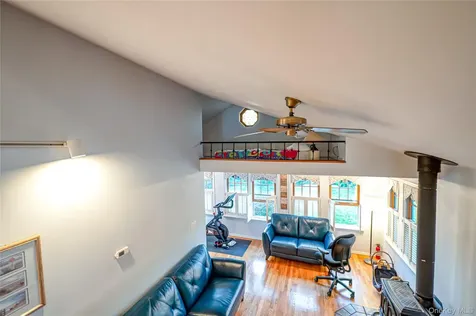 190 Academy Street Bayport NY 11705