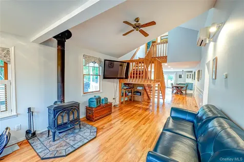 190 Academy Street Bayport NY 11705