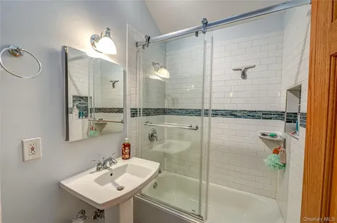 190 Academy Street Bayport NY 11705