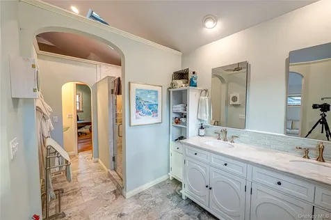 190 Academy Street Bayport NY 11705