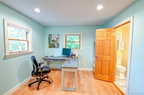 190 Academy Street Bayport NY 11705