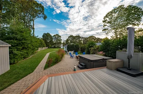 190 Academy Street Bayport NY 11705