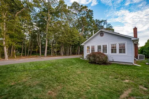 190 Academy Street Bayport NY 11705