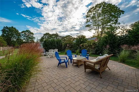 190 Academy Street Bayport NY 11705