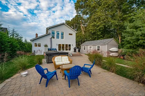 190 Academy Street Bayport NY 11705