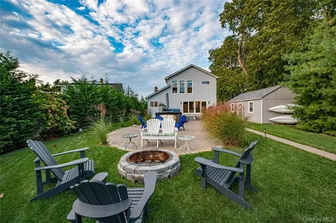 190 Academy Street Bayport NY 11705