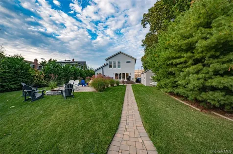 190 Academy Street Bayport NY 11705