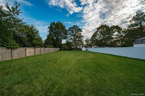 190 Academy Street Bayport NY 11705