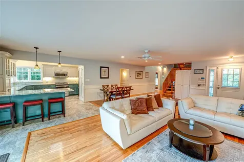 190 Academy Street Bayport NY 11705