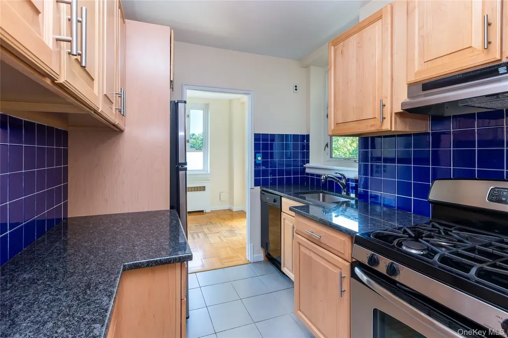 5355 Henry Hudson Parkway Bronx NY 10471