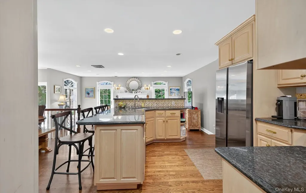 53 Eakins Road Manhasset NY 11030
