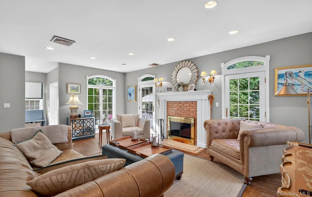 53 Eakins Road Manhasset NY 11030