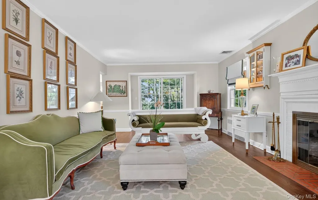 53 Eakins Road Manhasset NY 11030