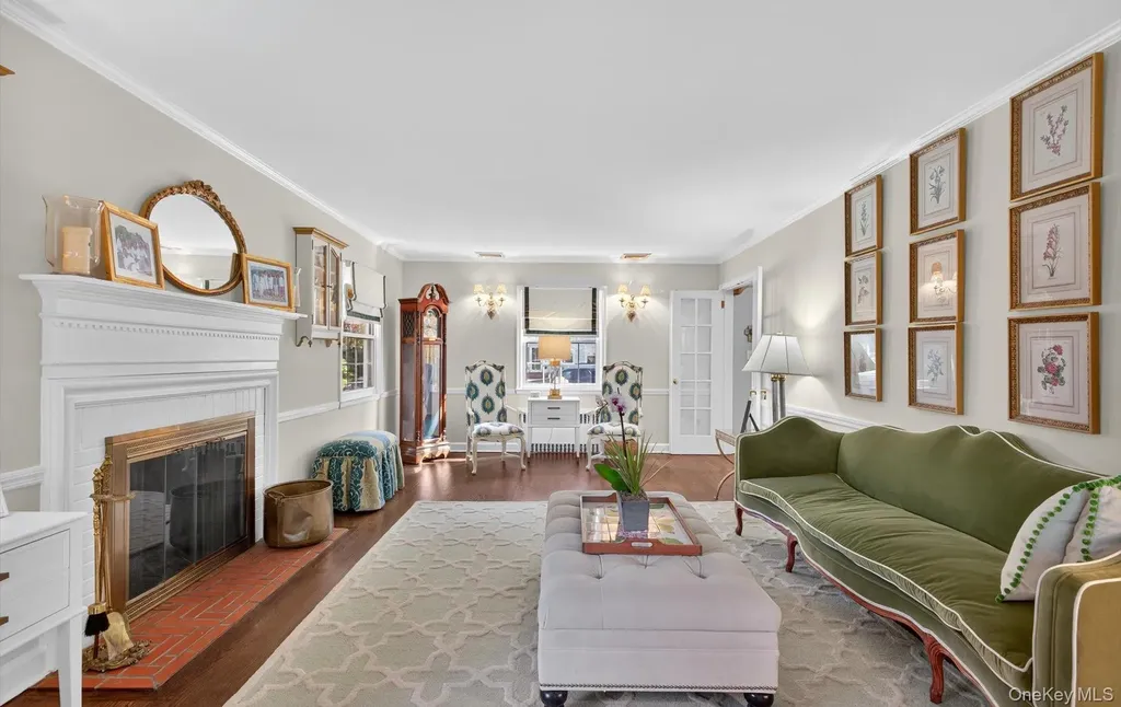 53 Eakins Road Manhasset NY 11030