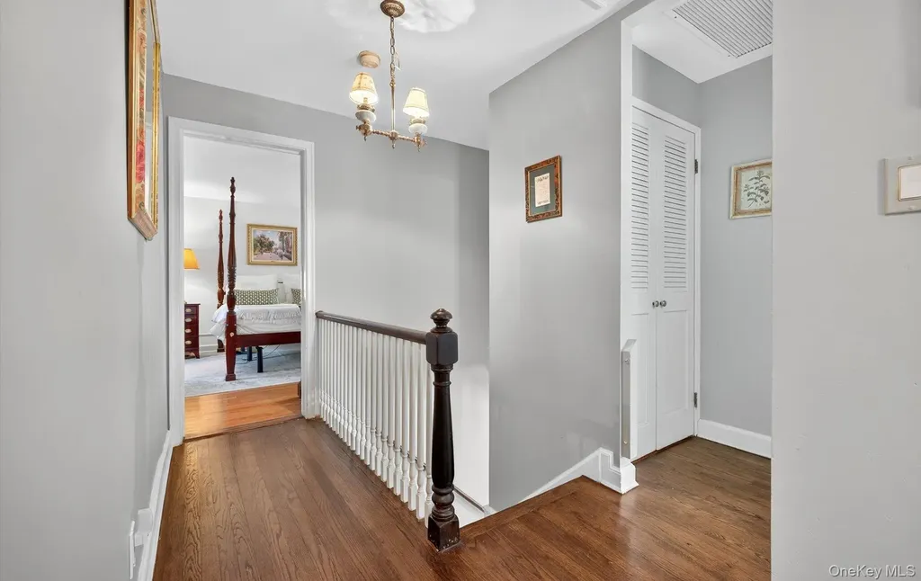 53 Eakins Road Manhasset NY 11030