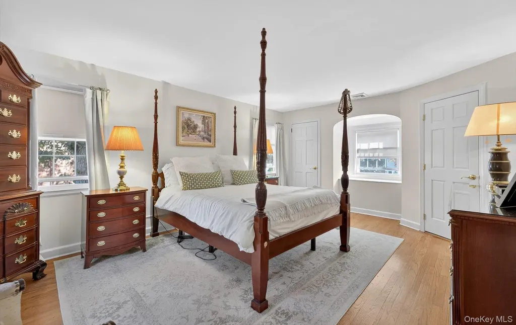 53 Eakins Road Manhasset NY 11030