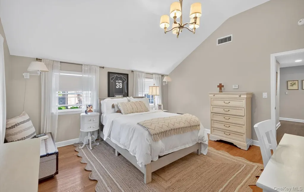 53 Eakins Road Manhasset NY 11030