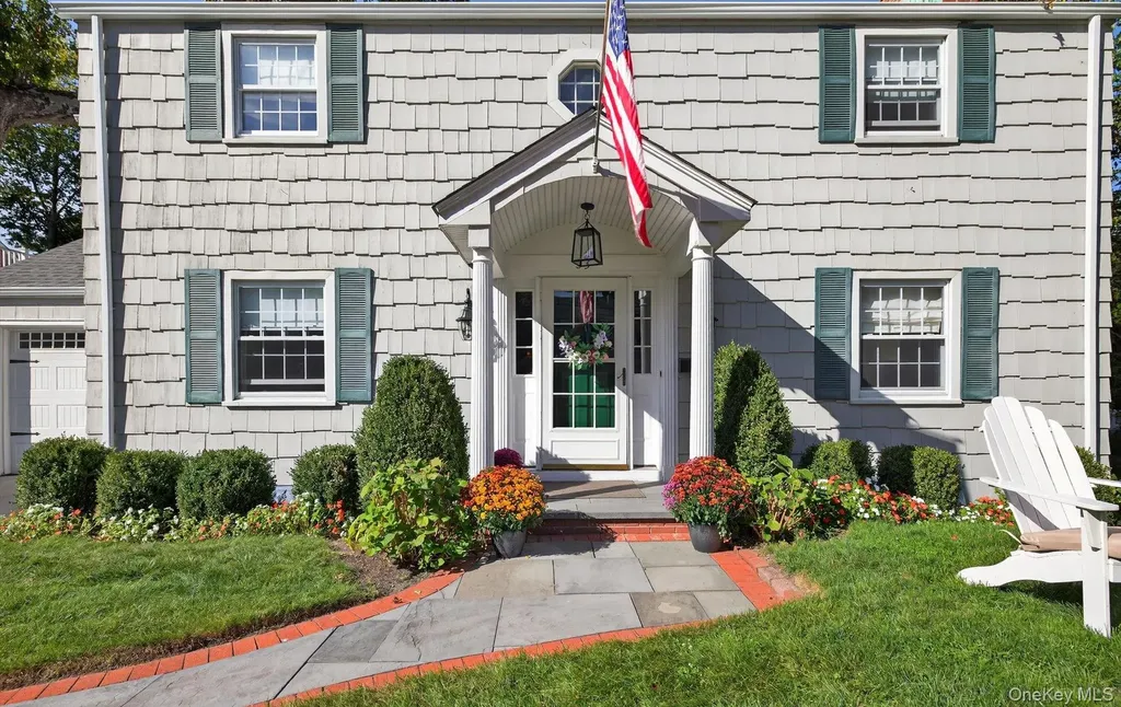 53 Eakins Road Manhasset NY 11030