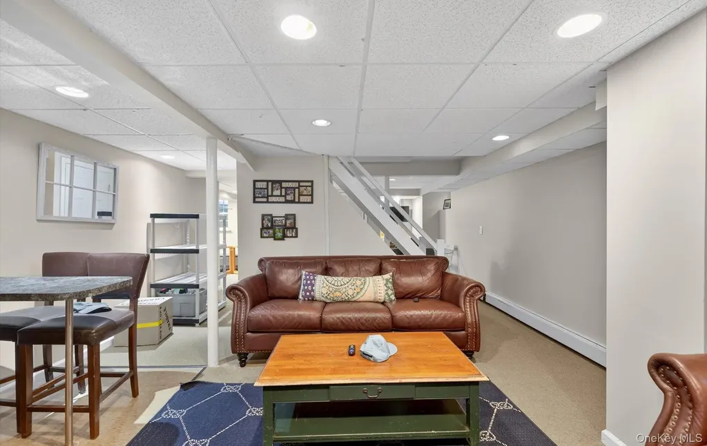 53 Eakins Road Manhasset NY 11030
