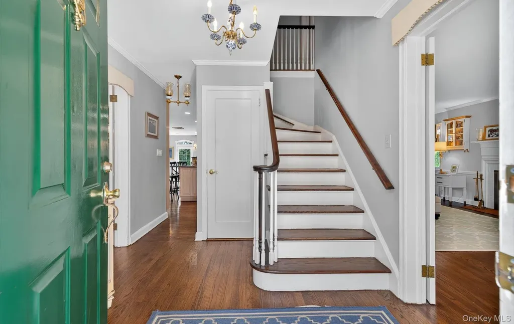 53 Eakins Road Manhasset NY 11030