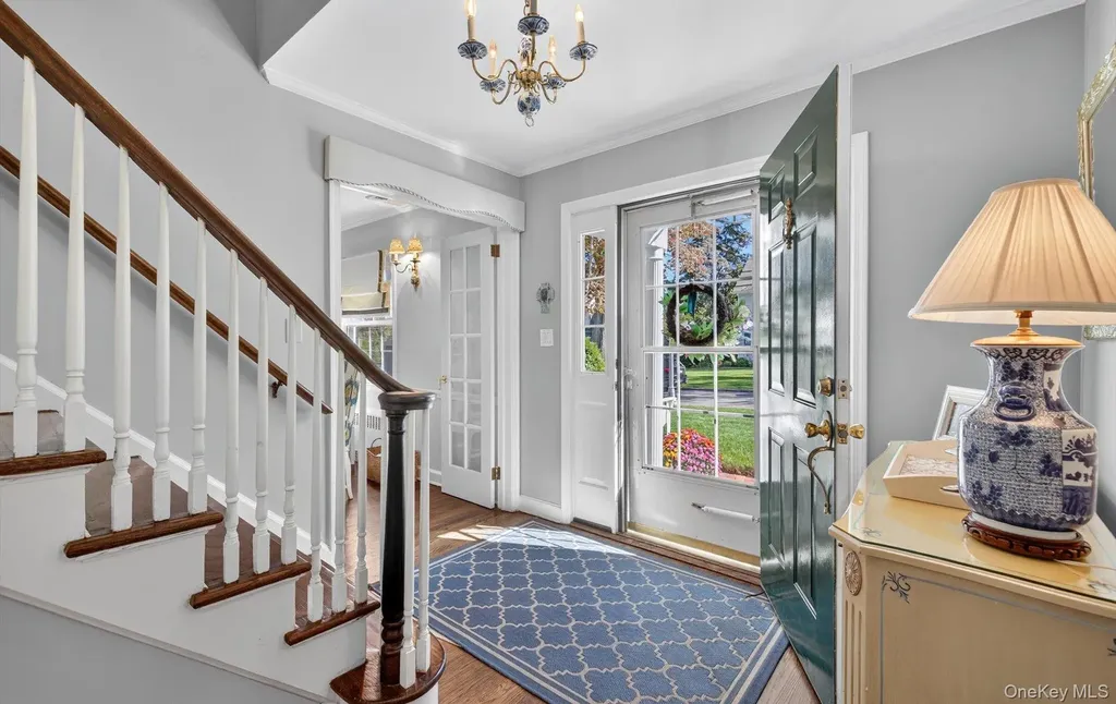 53 Eakins Road Manhasset NY 11030