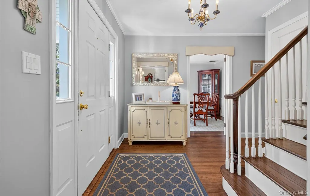53 Eakins Road Manhasset NY 11030
