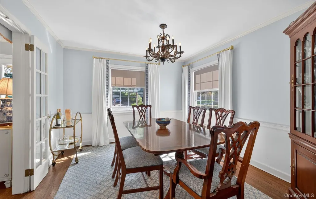 53 Eakins Road Manhasset NY 11030