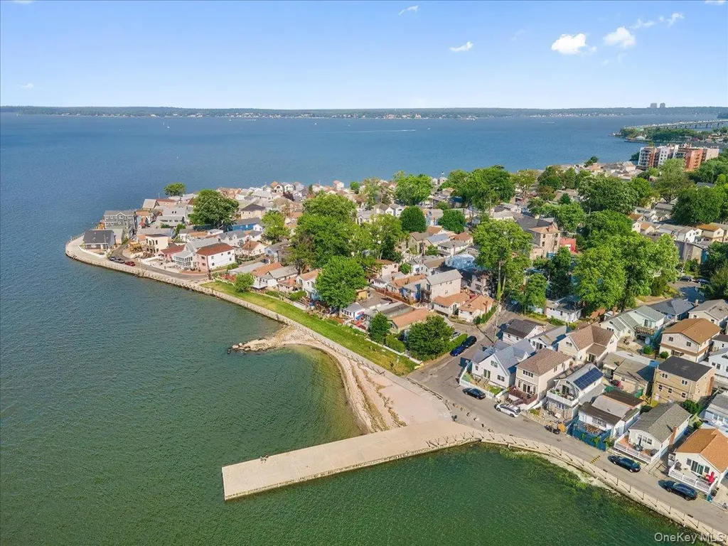 6 Edgewater Park Bronx NY 10465