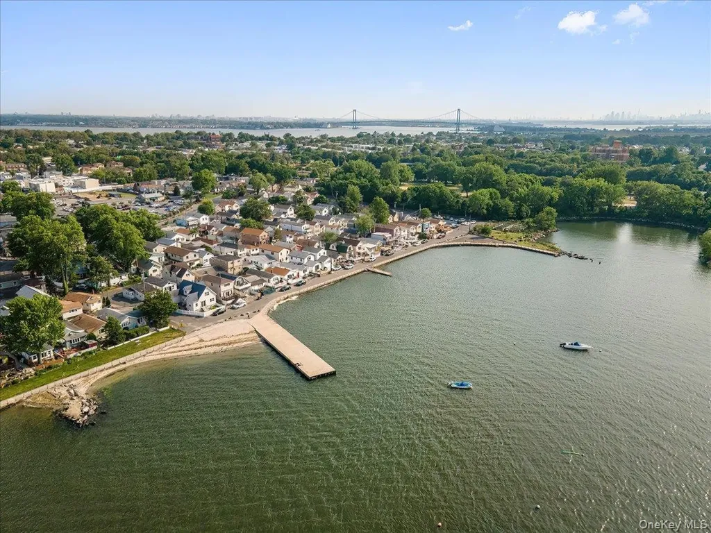 6 Edgewater Park Bronx NY 10465