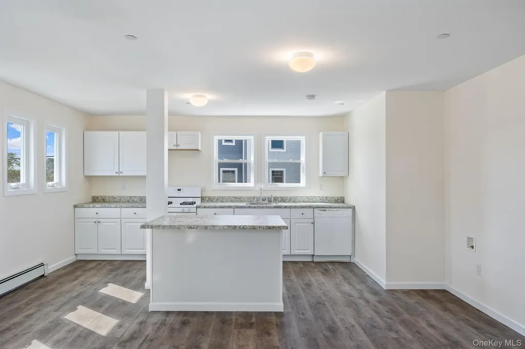 41 West Avenue Lawrence NY 11559