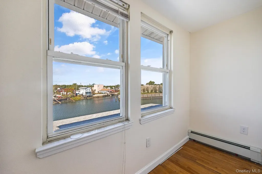 41 West Avenue Lawrence NY 11559