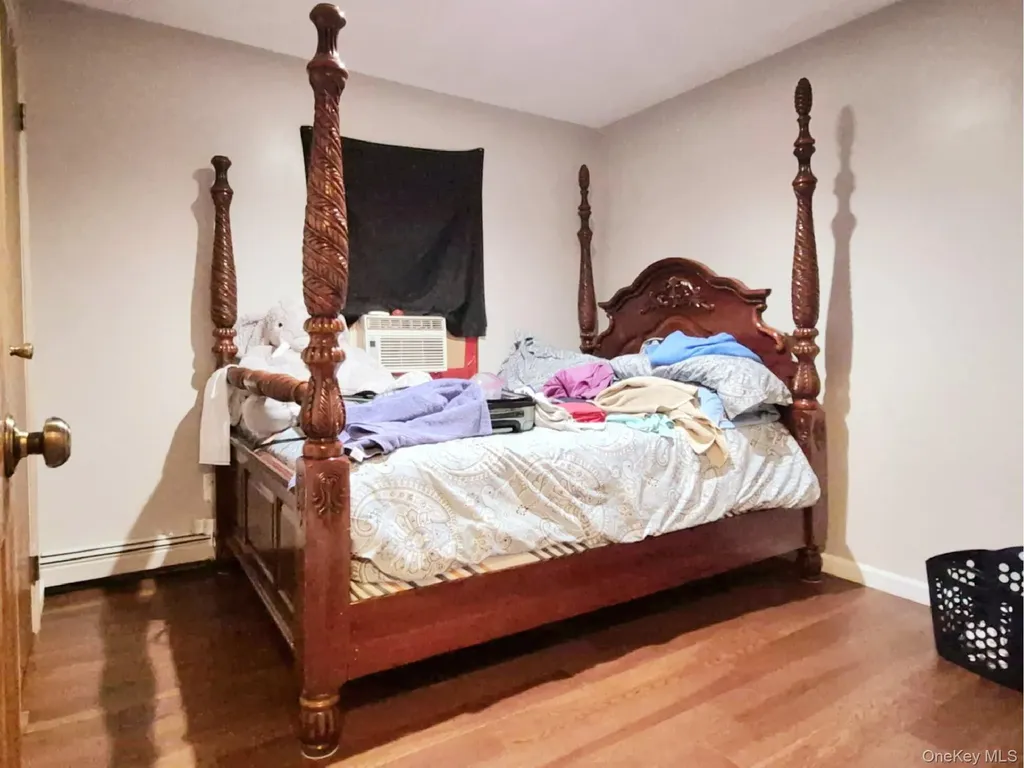 40 Pauls Path Coram NY 11727