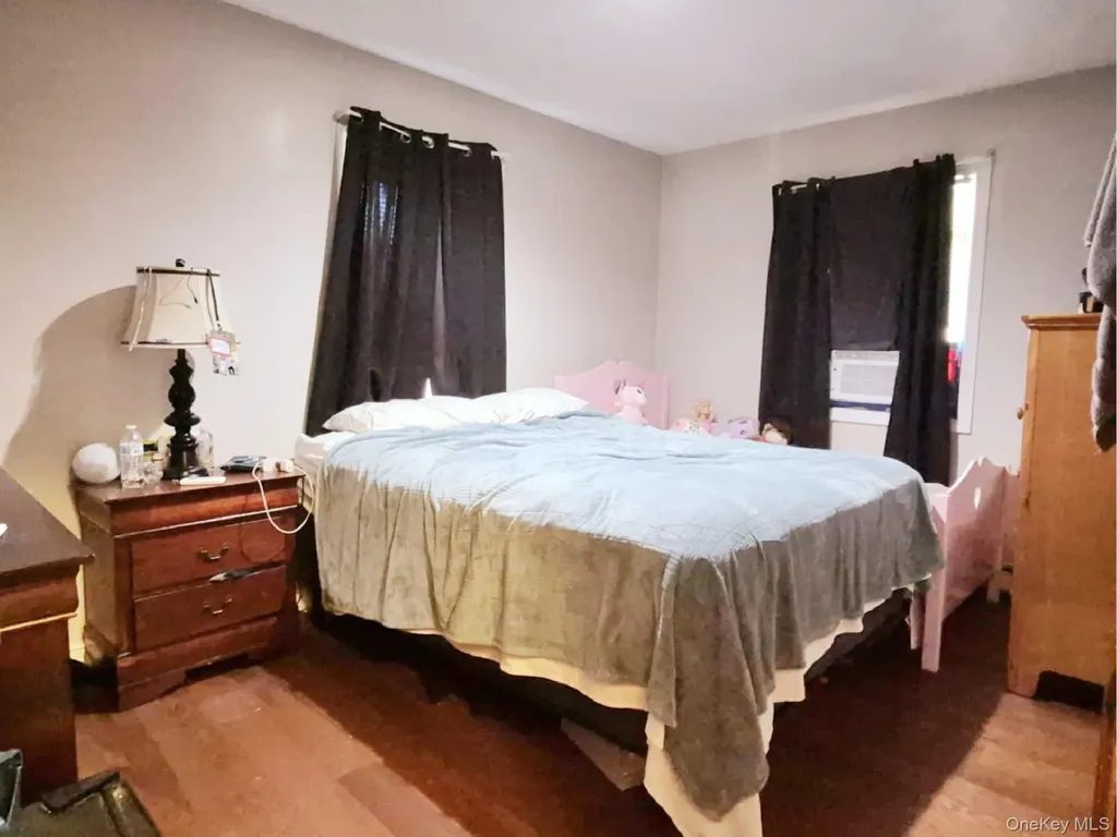 40 Pauls Path Coram NY 11727