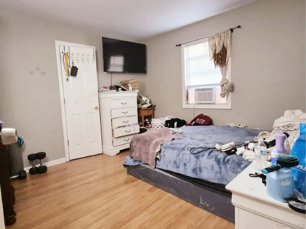 40 Pauls Path Coram NY 11727
