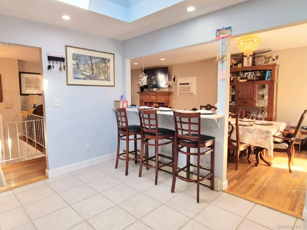 40 Pauls Path Coram NY 11727