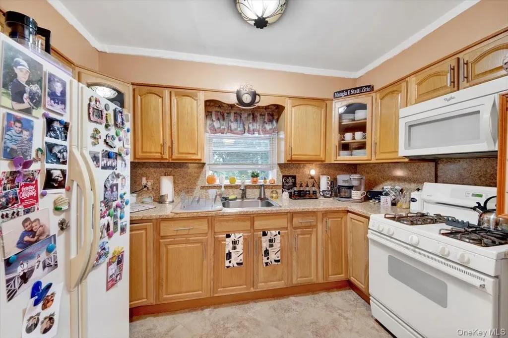 3226 Ampere Avenue Bronx NY 10465