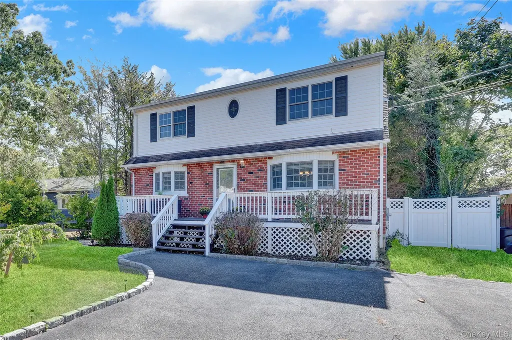 30 Kilroy Drive Mastic NY 11950
