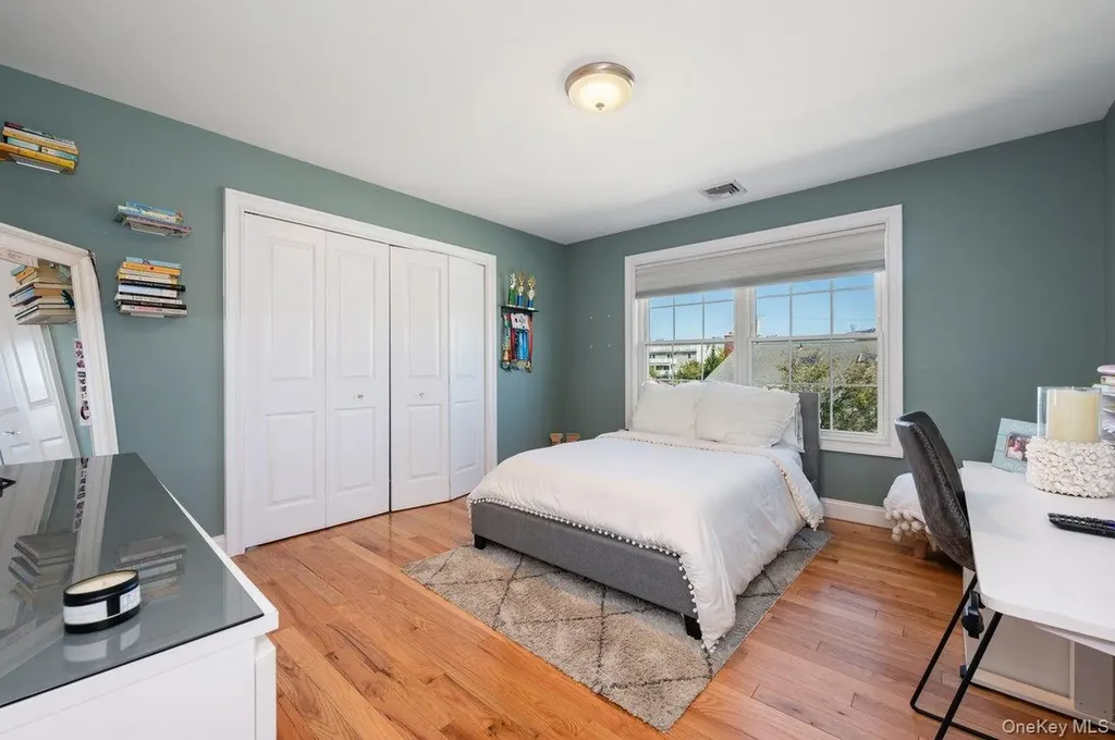 79 Curley Street Long Beach NY 11561