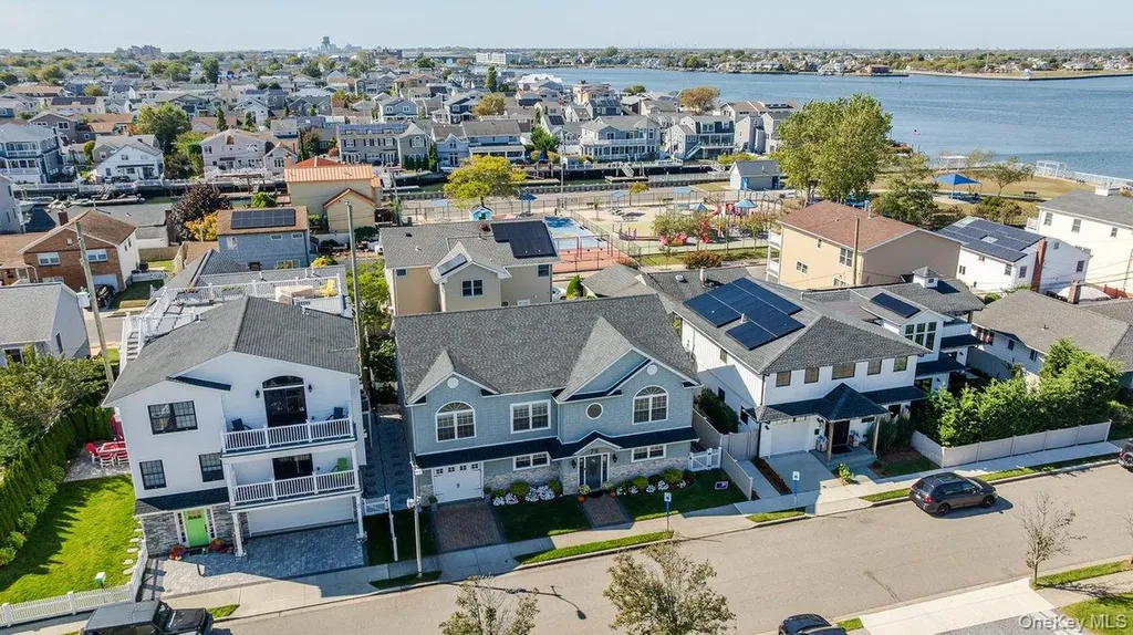 79 Curley Street Long Beach NY 11561