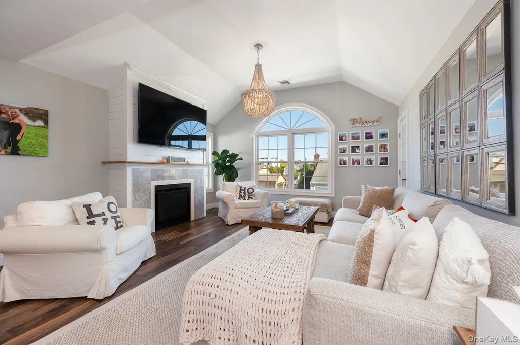 79 Curley Street Long Beach NY 11561