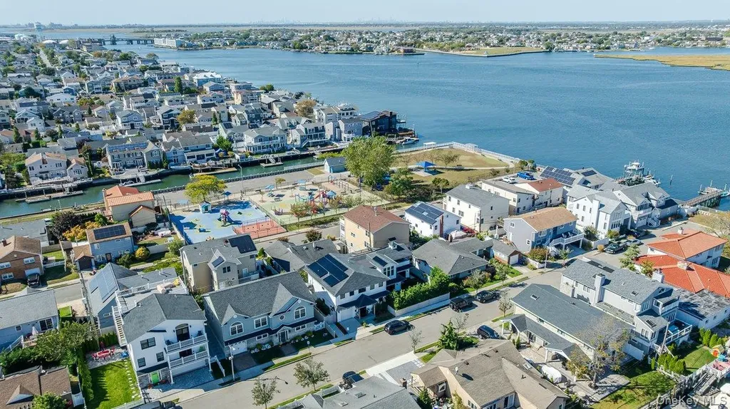 79 Curley Street Long Beach NY 11561