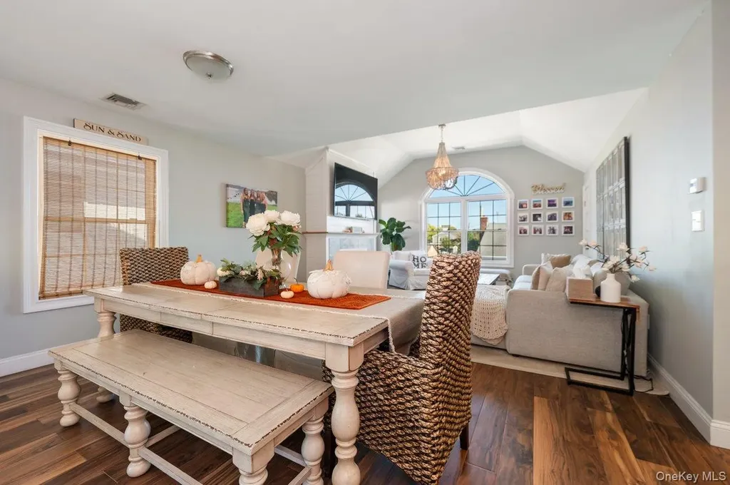 79 Curley Street Long Beach NY 11561