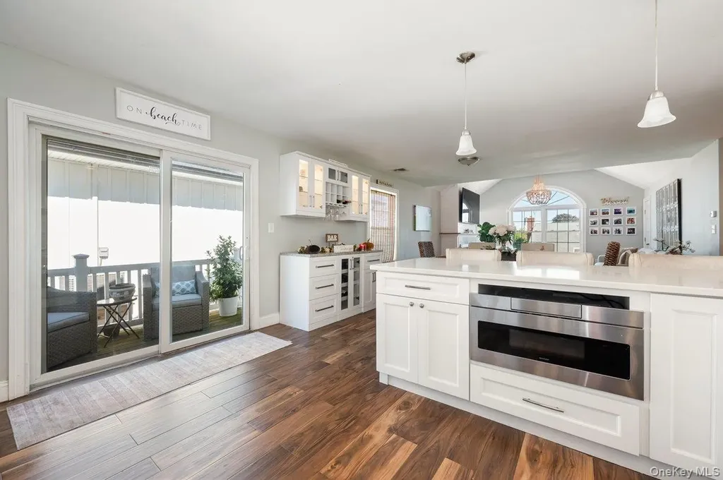 79 Curley Street Long Beach NY 11561
