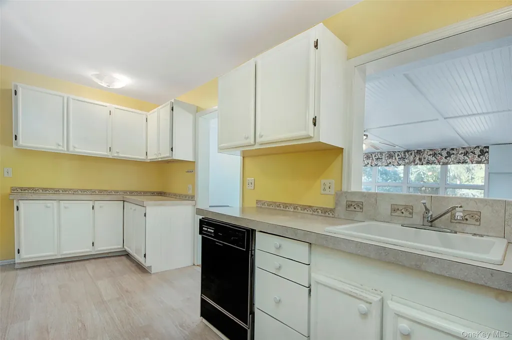 37 Friendly Way Stormville NY 12582