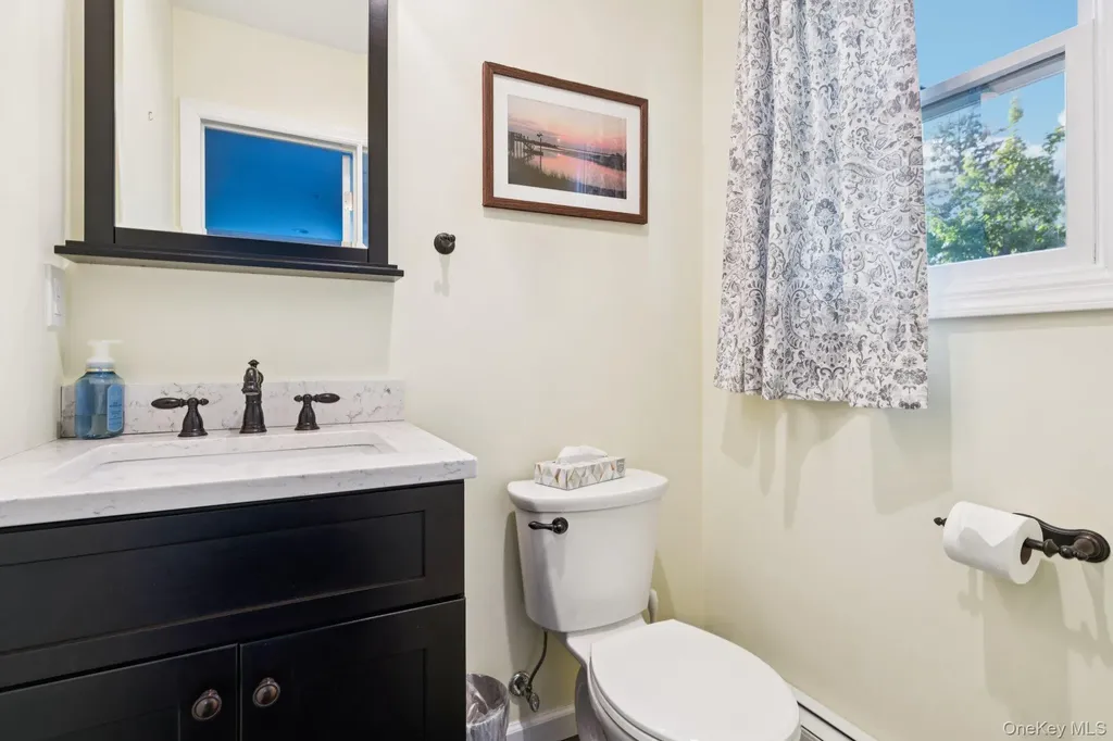 323 Barwick Boulevard Mineola NY 11501