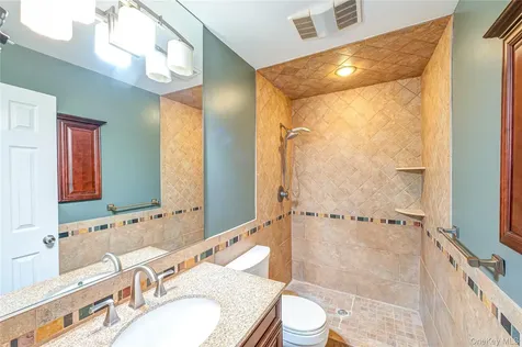 81 Kenwood Drive Bohemia NY 11716