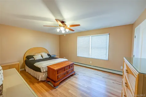 81 Kenwood Drive Bohemia NY 11716