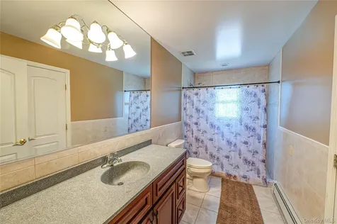 81 Kenwood Drive Bohemia NY 11716